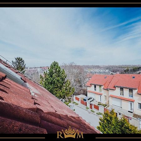 Rm Luxury Apartment In Prague • 6 People • Free Parking • Pets Exterior photo